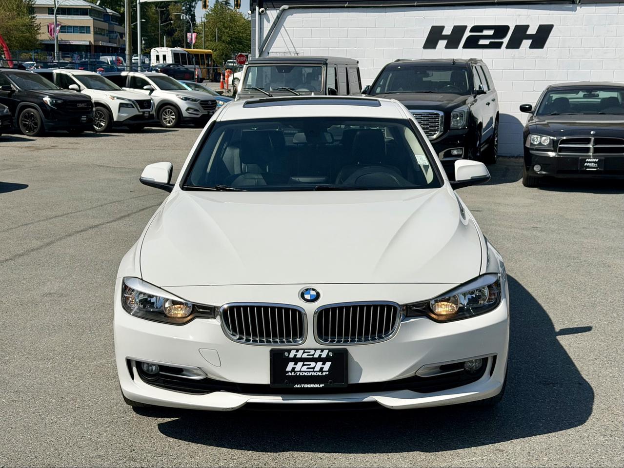 2014 BMW 3 Series FINANCING AVAILABLE Photo2
