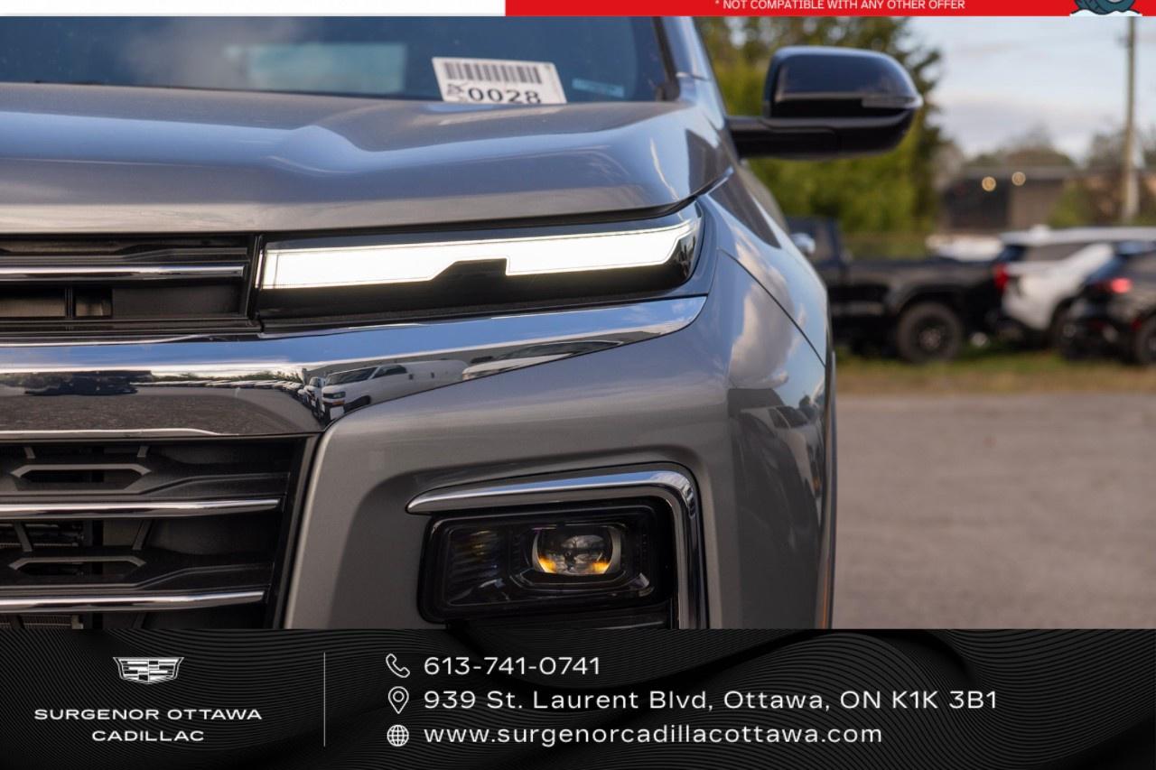 2027 Chevrolet Traverse AWD 4dr LT Photo2