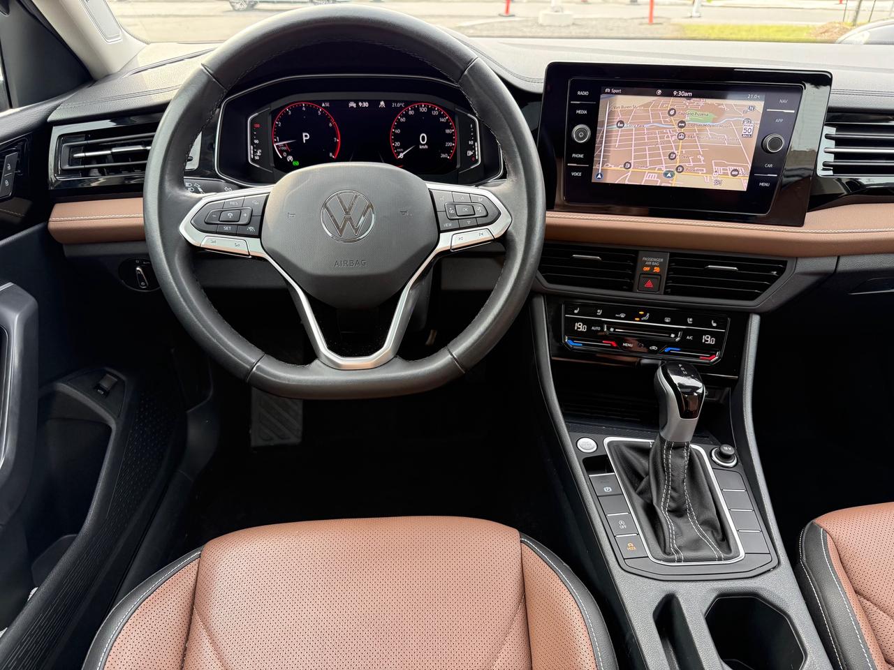 2025 Volkswagen Jetta Highline NAV! Sunroof! Brown Leather! Photo