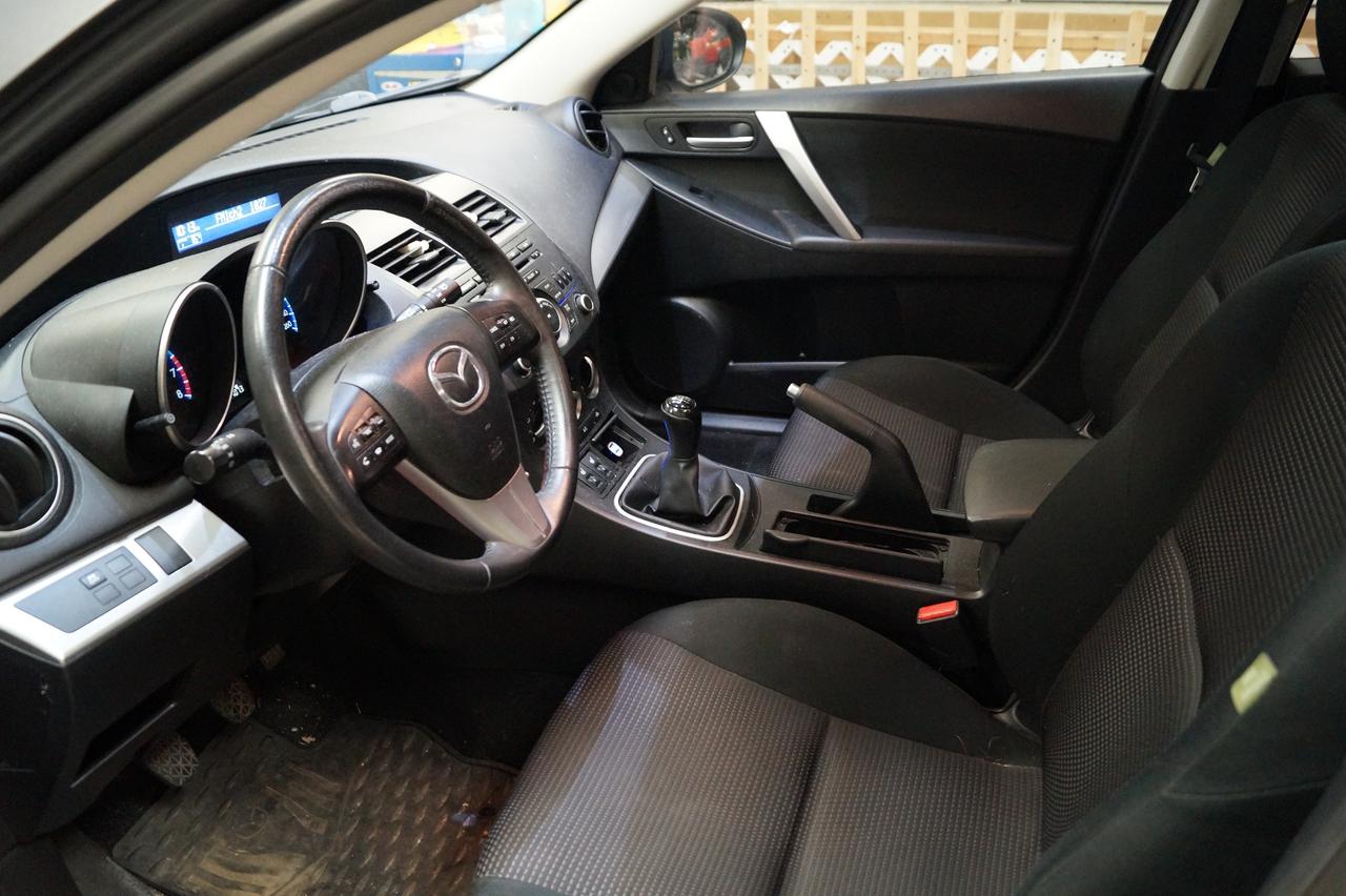 2012 Mazda MAZDA3 GS-SKY Photo