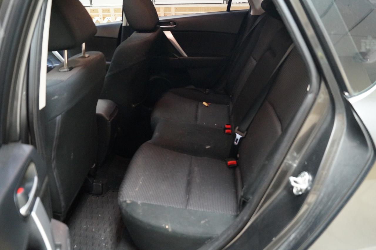 2012 Mazda MAZDA3 GS-SKY Photo