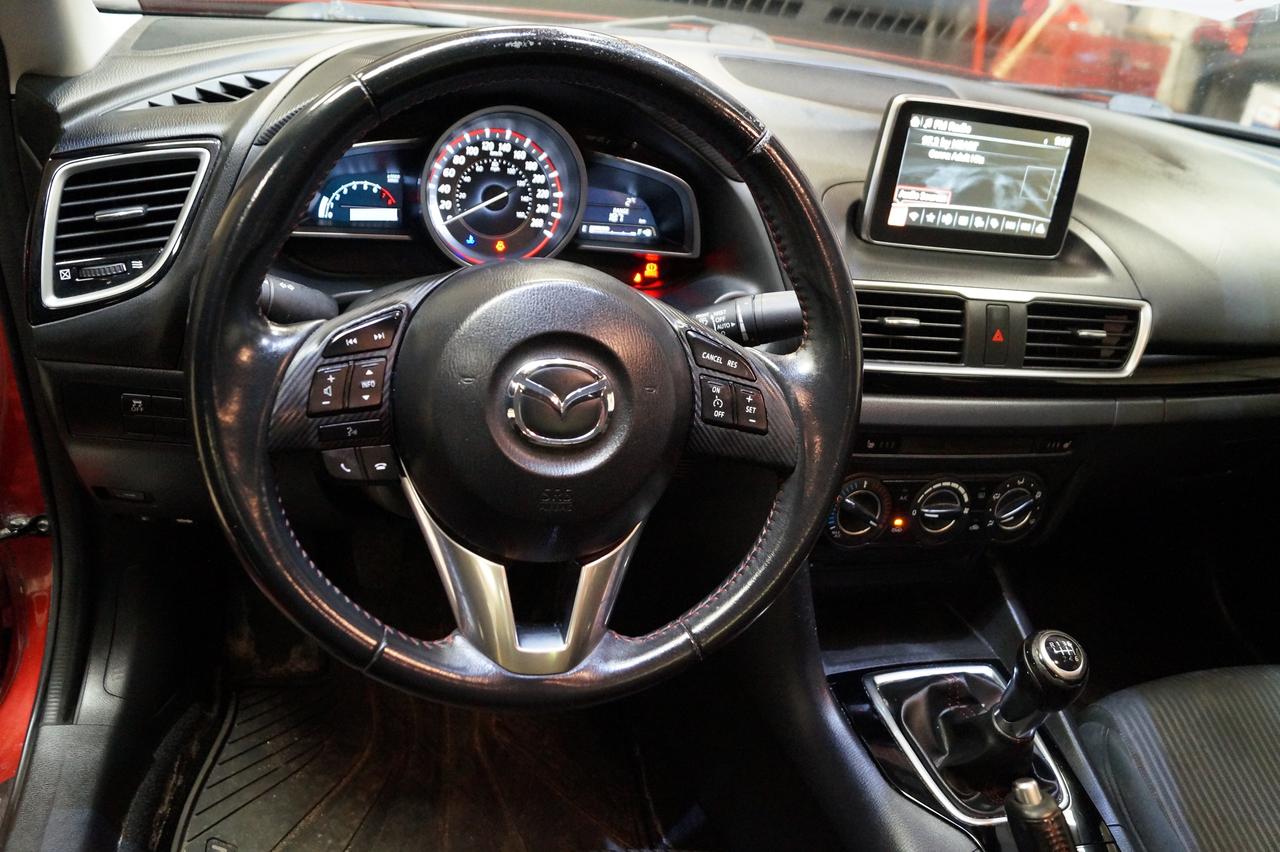 2015 Mazda MAZDA3 GS Photo