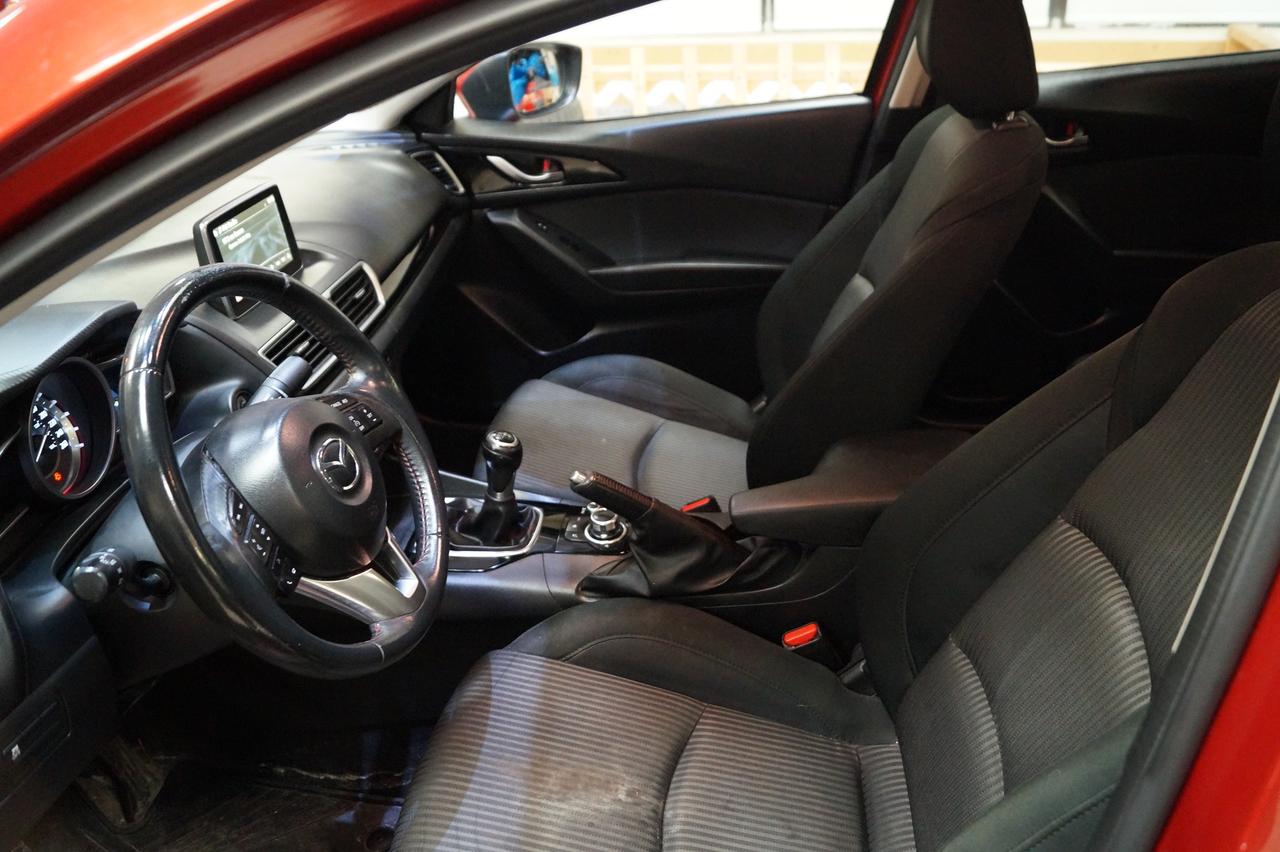 2015 Mazda MAZDA3 GS Photo