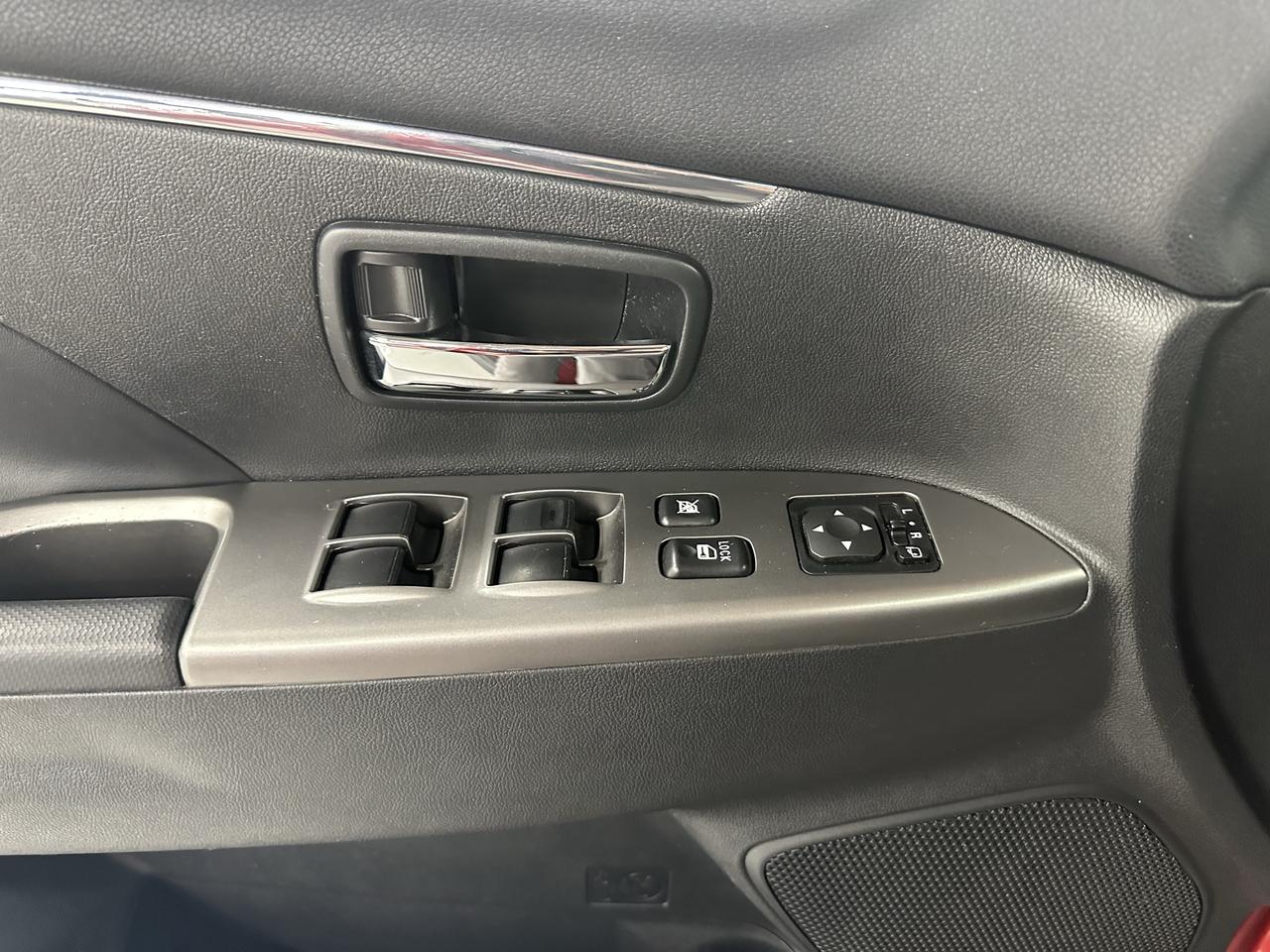 2018 Mitsubishi RVR GT Photo10