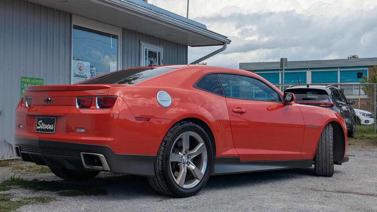 2011 Chevrolet Camaro 2dr Cpe 2SS Photo4
