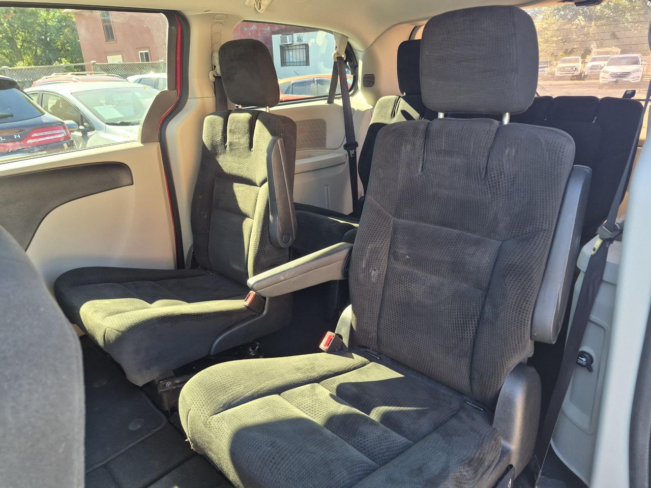 2016 Dodge Grand Caravan SXT Photo