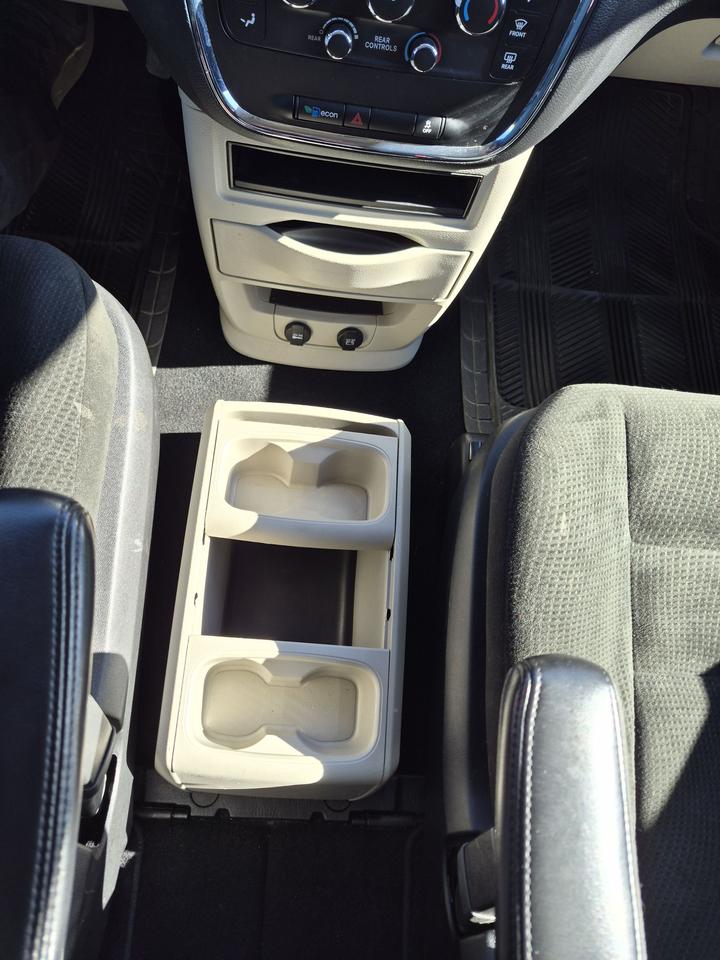 2016 Dodge Grand Caravan SXT Photo
