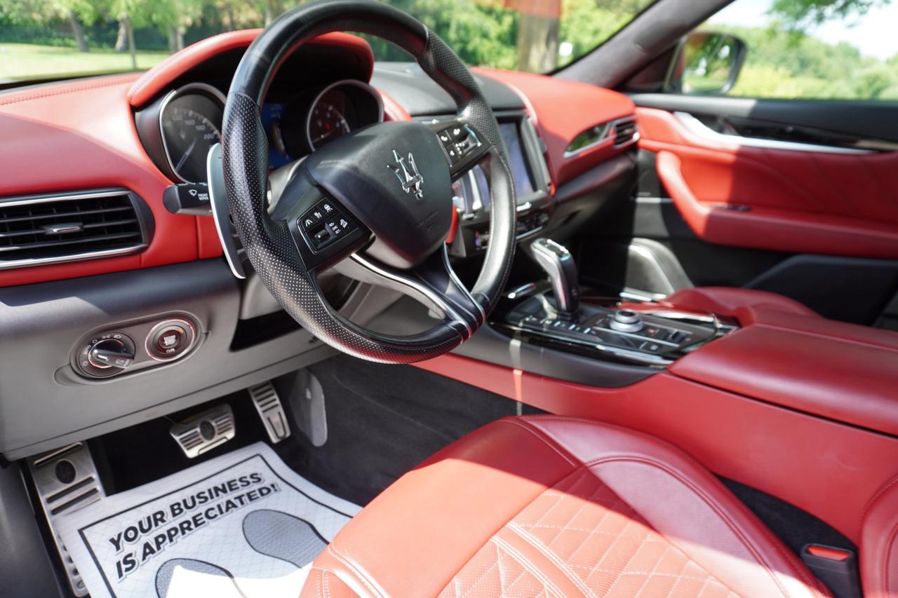 2019 Maserati Levante S GRANSPORT / NO ACCIDENTS / DEALER SERVICED / STUNNING COMBO Photo