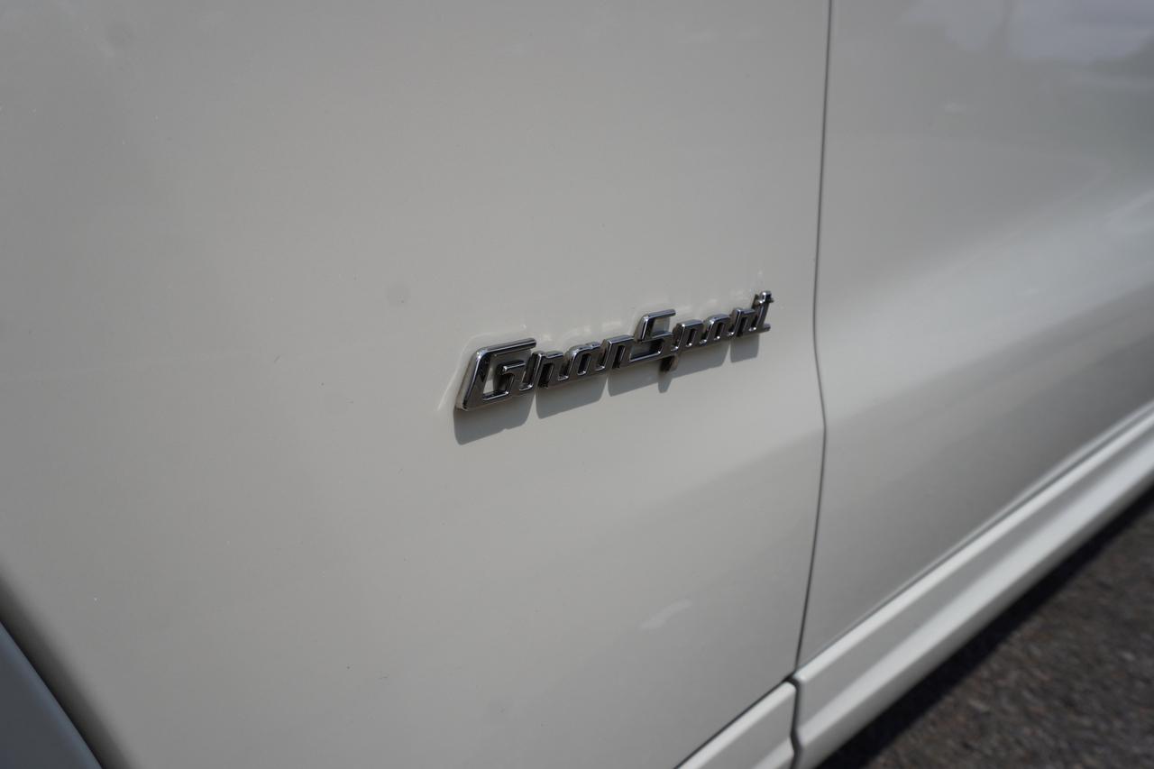2019 Maserati Levante S GRANSPORT / NO ACCIDENTS / DEALER SERVICED / STUNNING COMBO Photo