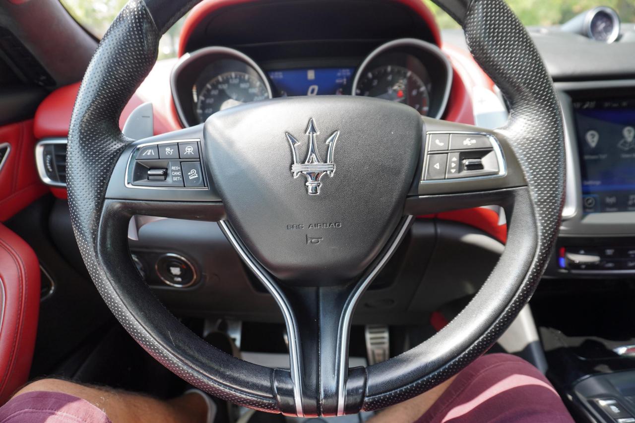 2019 Maserati Levante S GRANSPORT / NO ACCIDENTS / DEALER SERVICED / STUNNING COMBO Photo