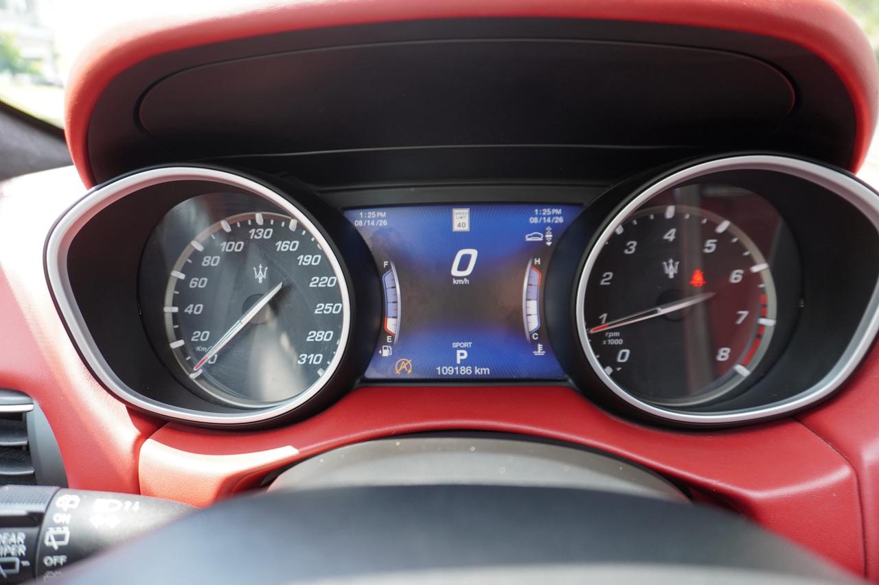 2019 Maserati Levante S GRANSPORT / NO ACCIDENTS / DEALER SERVICED / STUNNING COMBO Photo