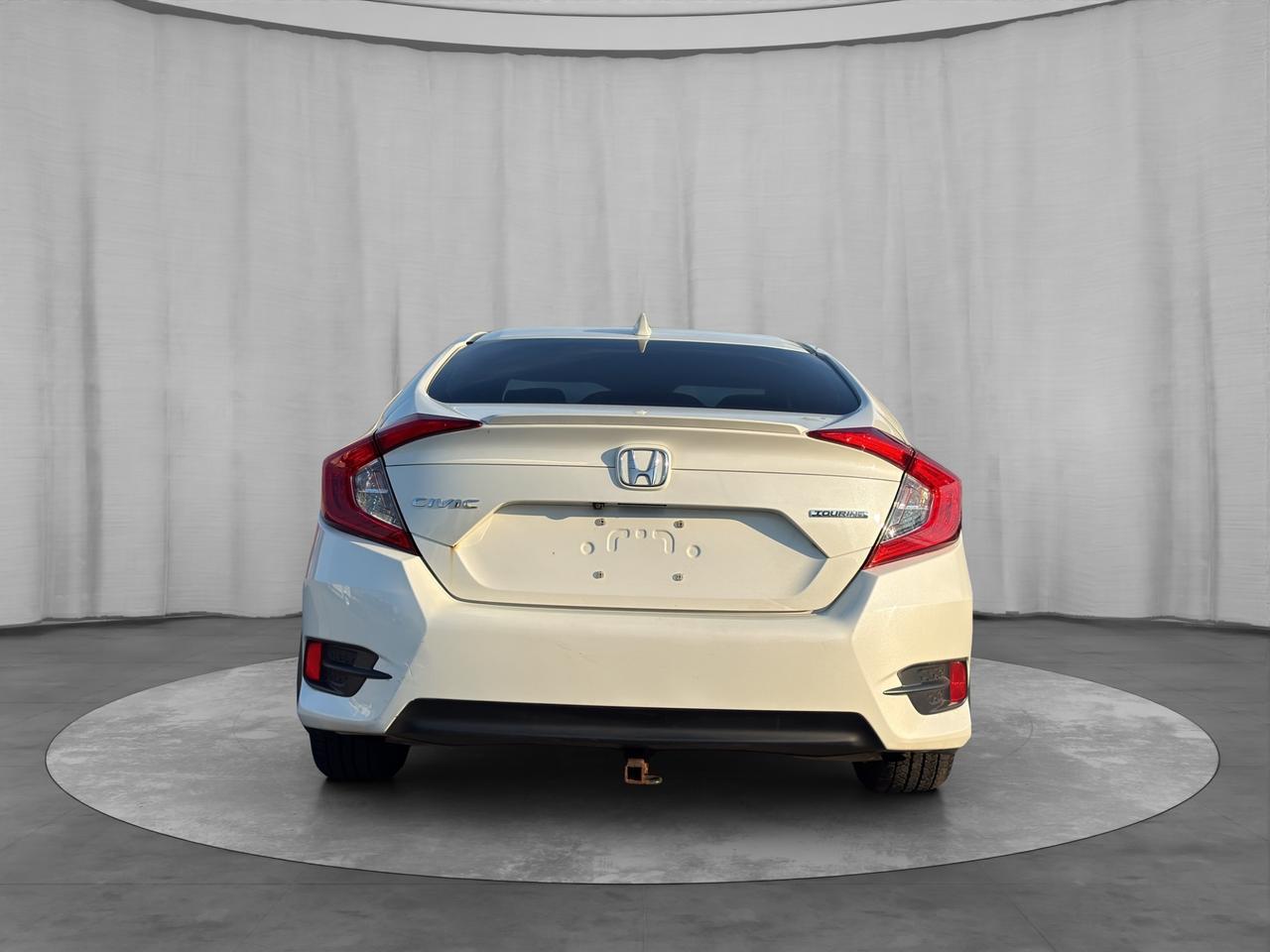 2017 Honda Civic 4dr CVT Touring Photo