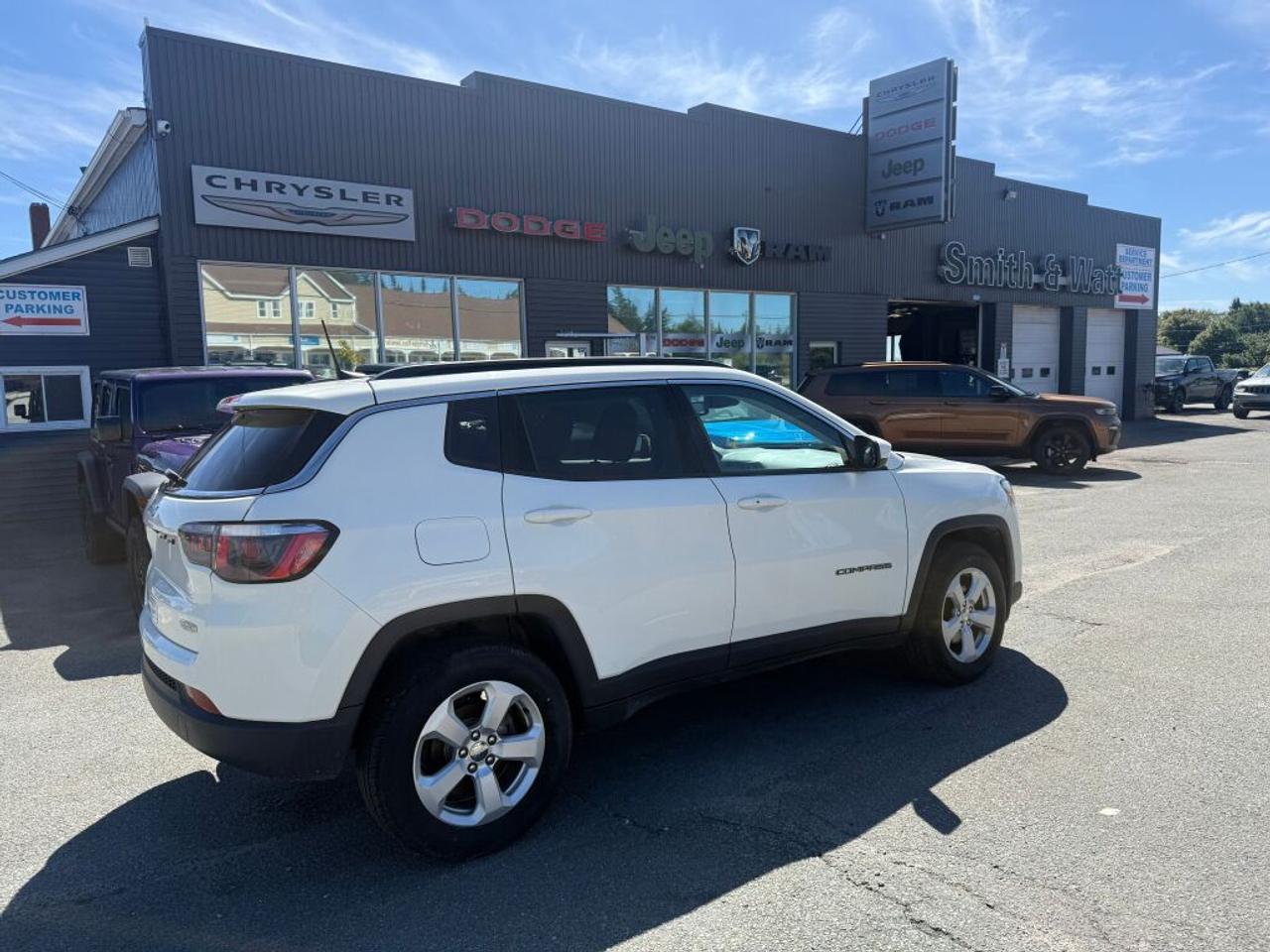 2019 Jeep Compass Latitude Photo0