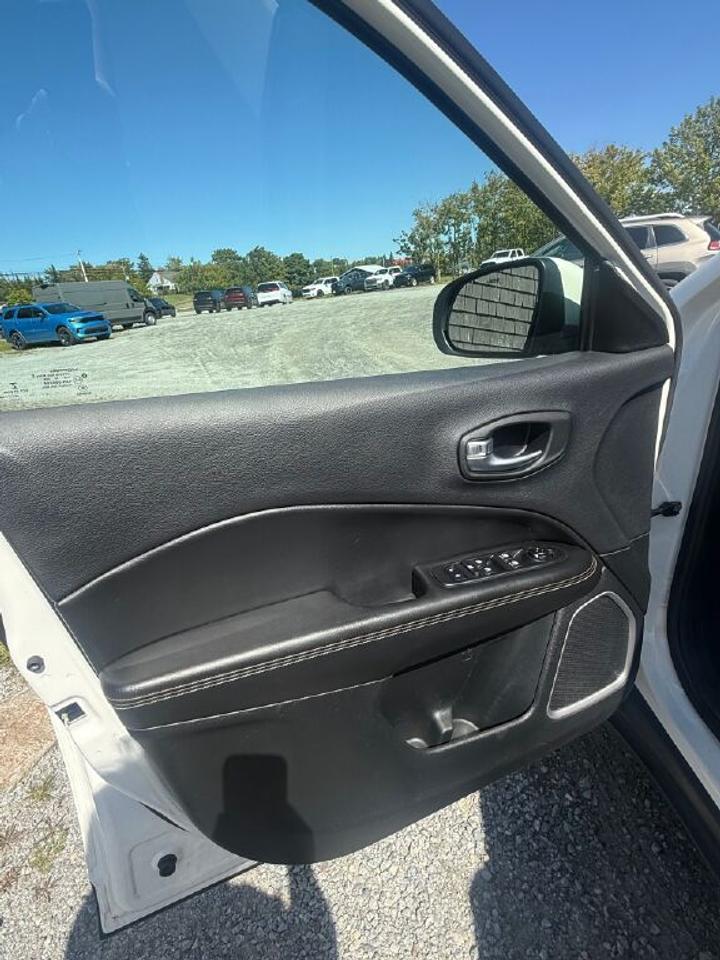 2019 Jeep Compass Latitude Photo