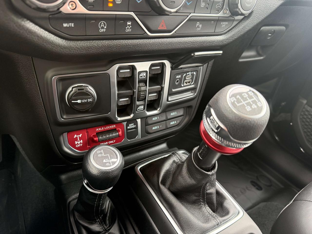 2027 Jeep Wrangler Willys 4 Door 4X4 - Dual Top Group - Manual! Photo