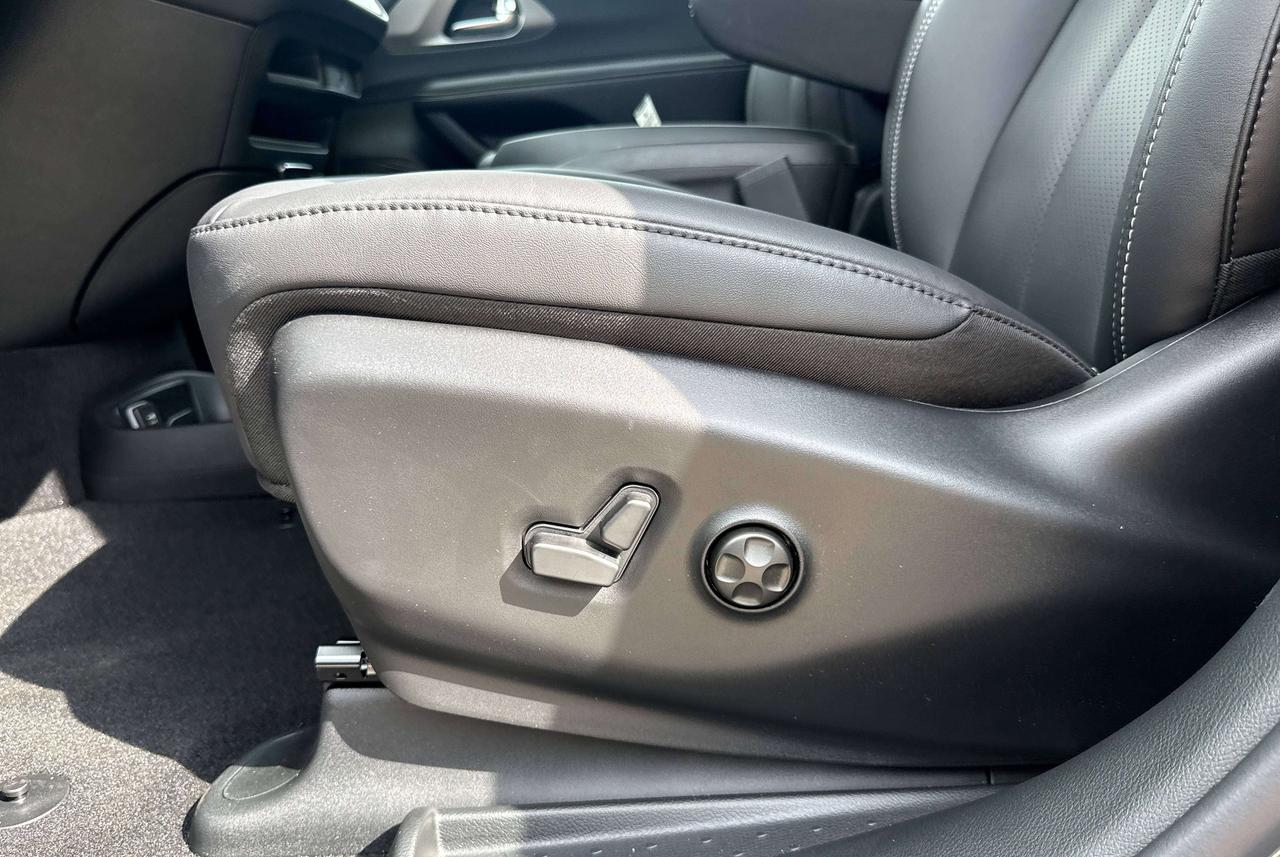 2027 Chrysler Pacifica Select FWD Photo