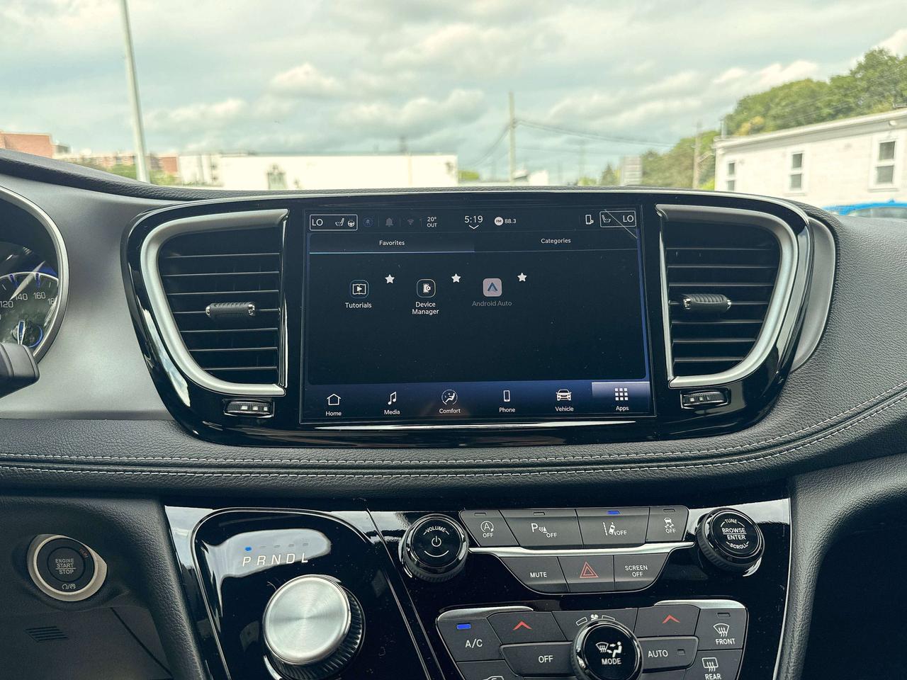 2027 Chrysler Pacifica Select FWD Photo