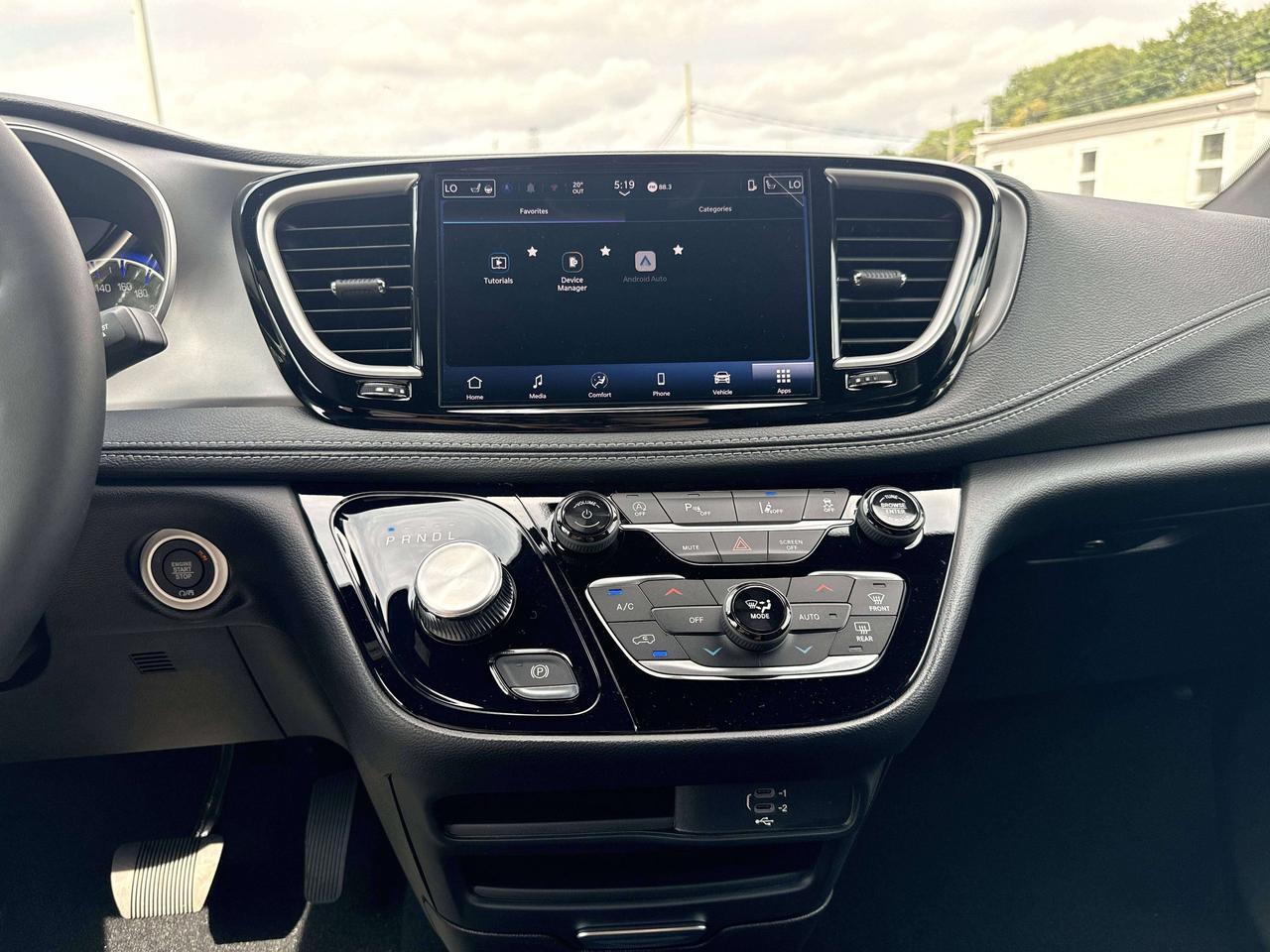2027 Chrysler Pacifica Select FWD Photo