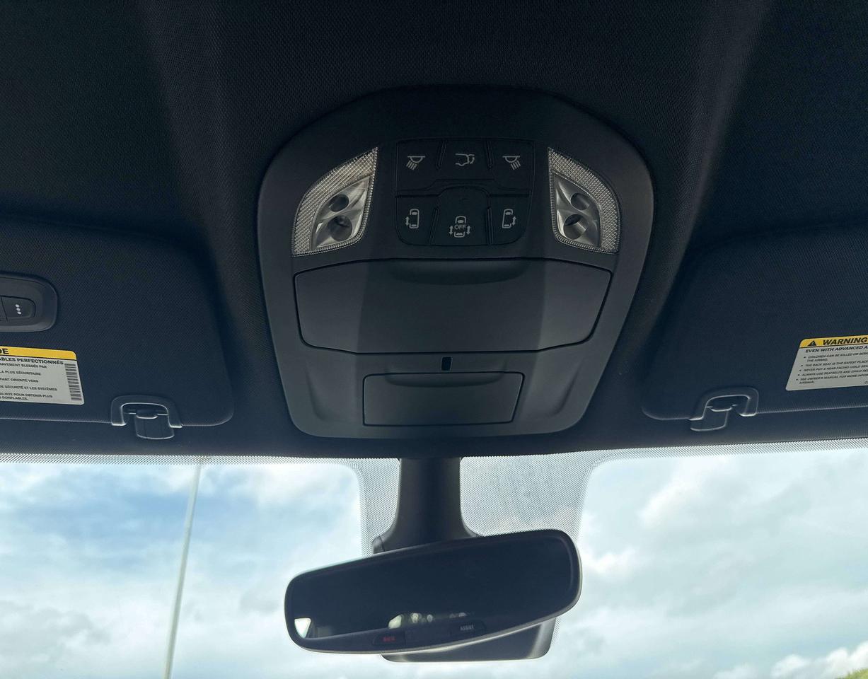 2027 Chrysler Pacifica Select FWD Photo