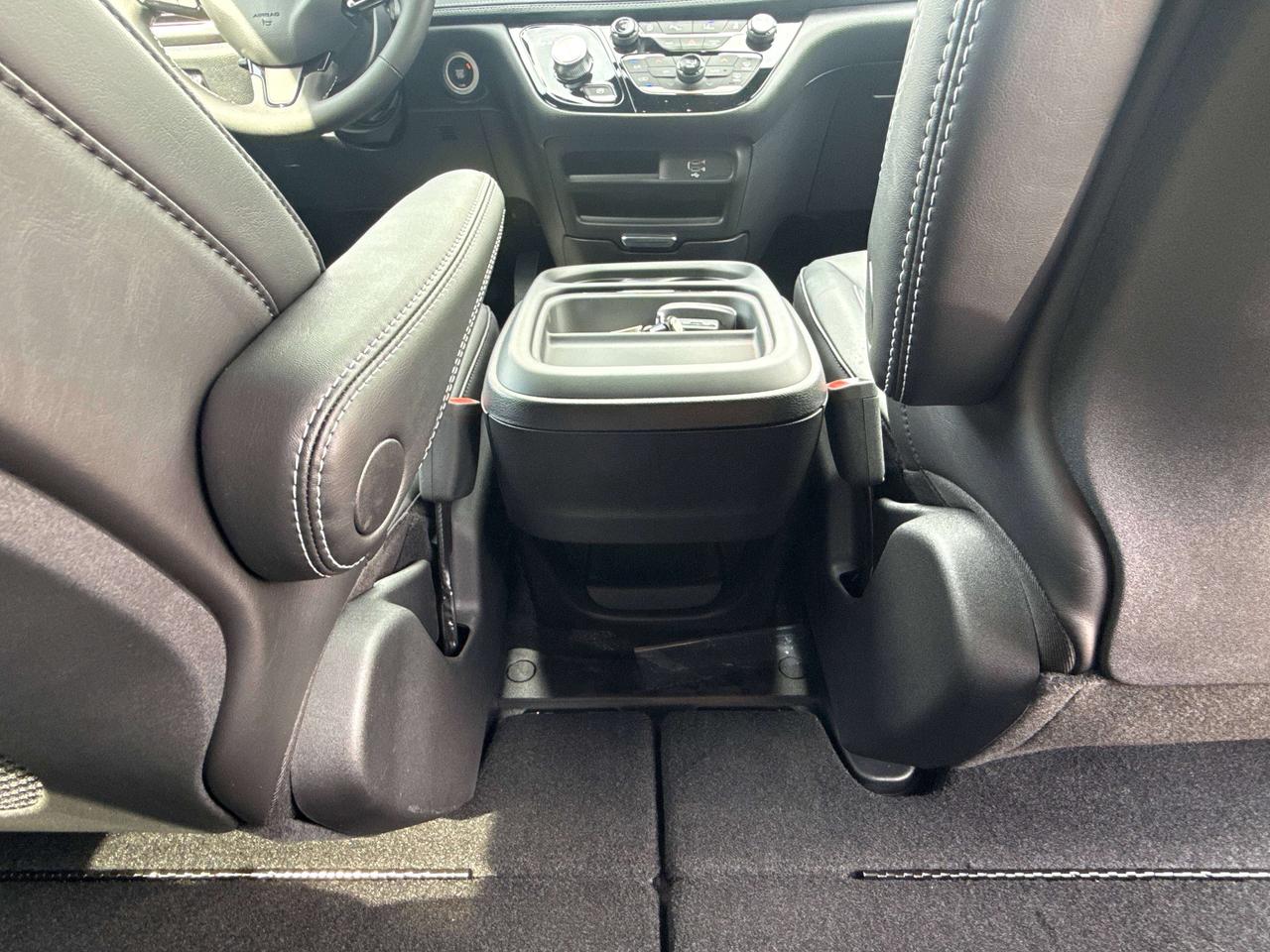 2027 Chrysler Pacifica Select FWD Photo