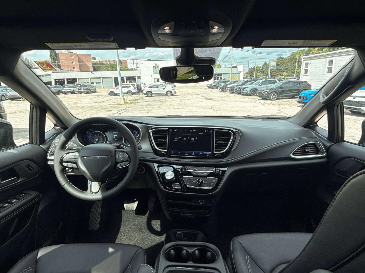 2027 Chrysler Pacifica Select FWD Photo