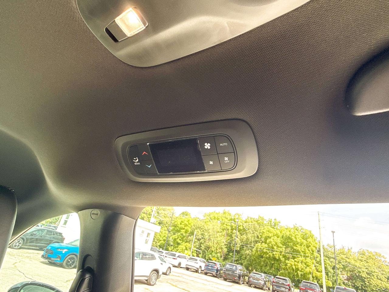 2027 Chrysler Pacifica Select FWD Photo