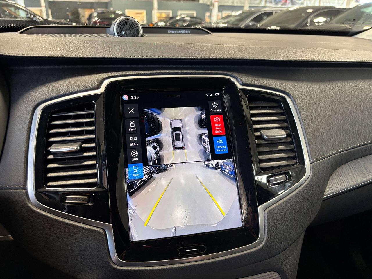 2024 Volvo XC90 Ultimate|B6AWD|BRIGHT THEME|LOADED|7PASS|NAV|HUD|+ Photo