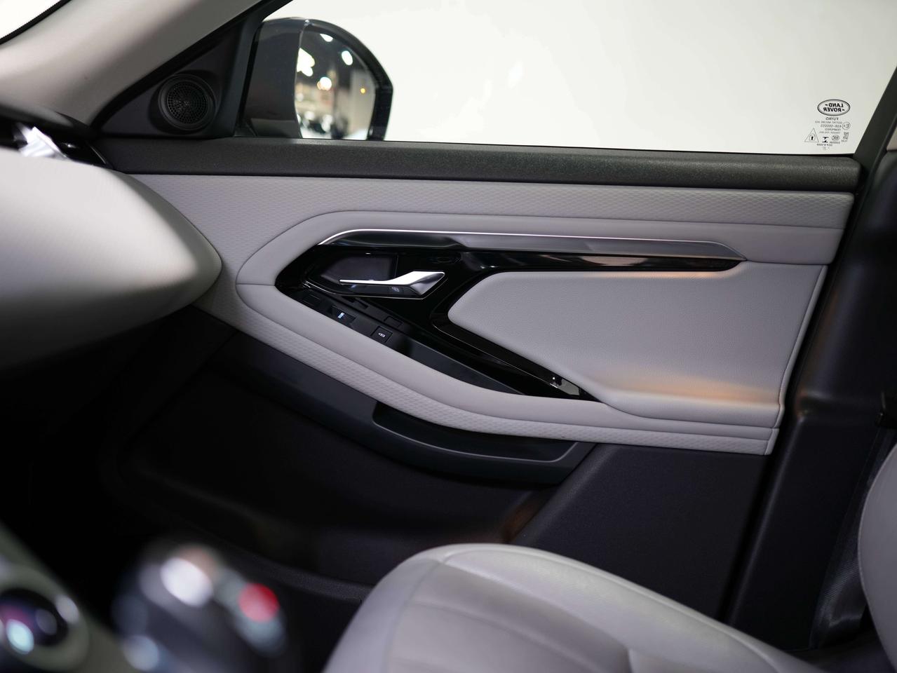 2022 Land Rover Evoque S | P250 | MERIDIAN | PANO Photo