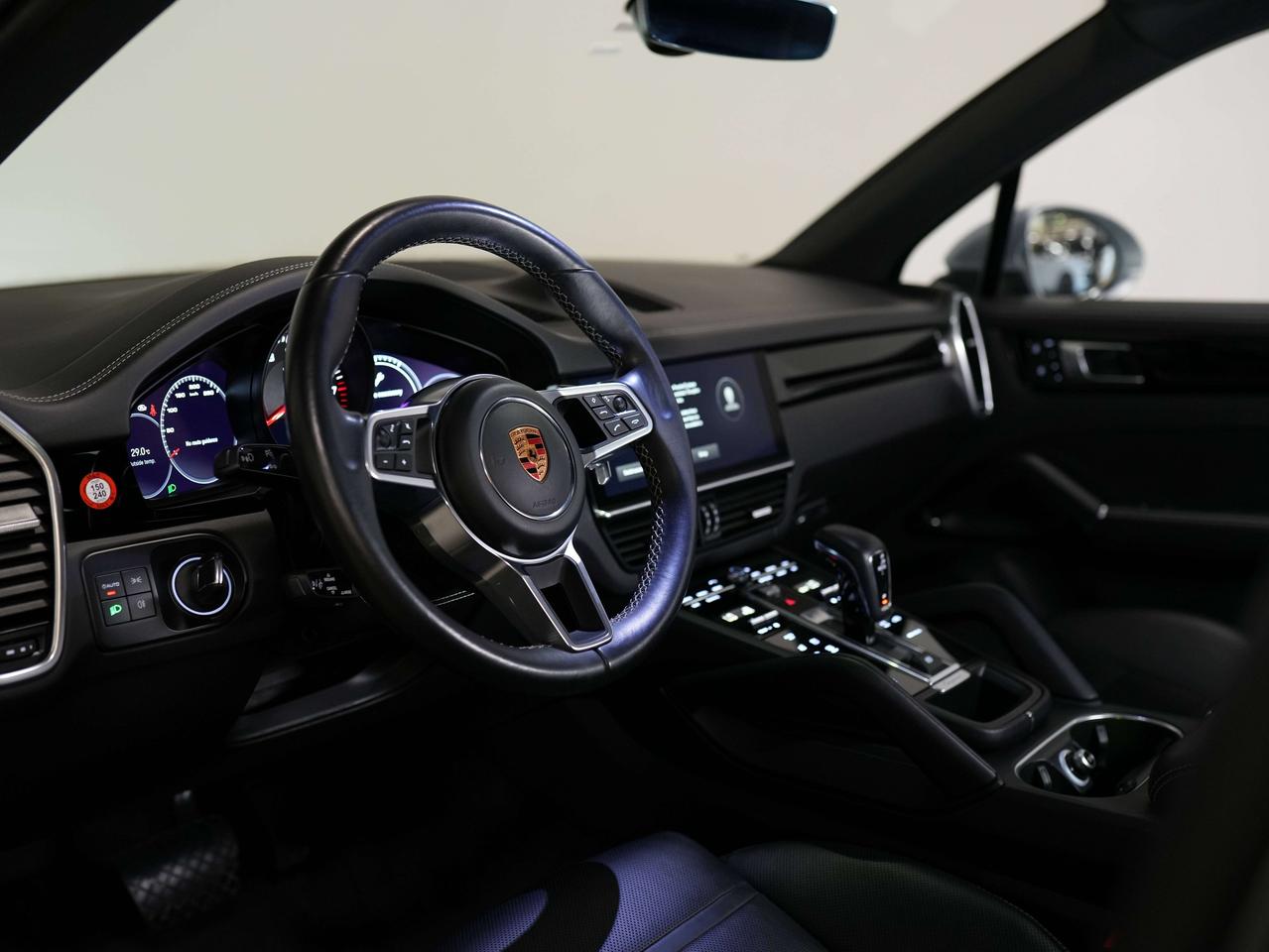 2023 Porsche Cayenne PREMIUM PKG | PANO | 21 IN Photo