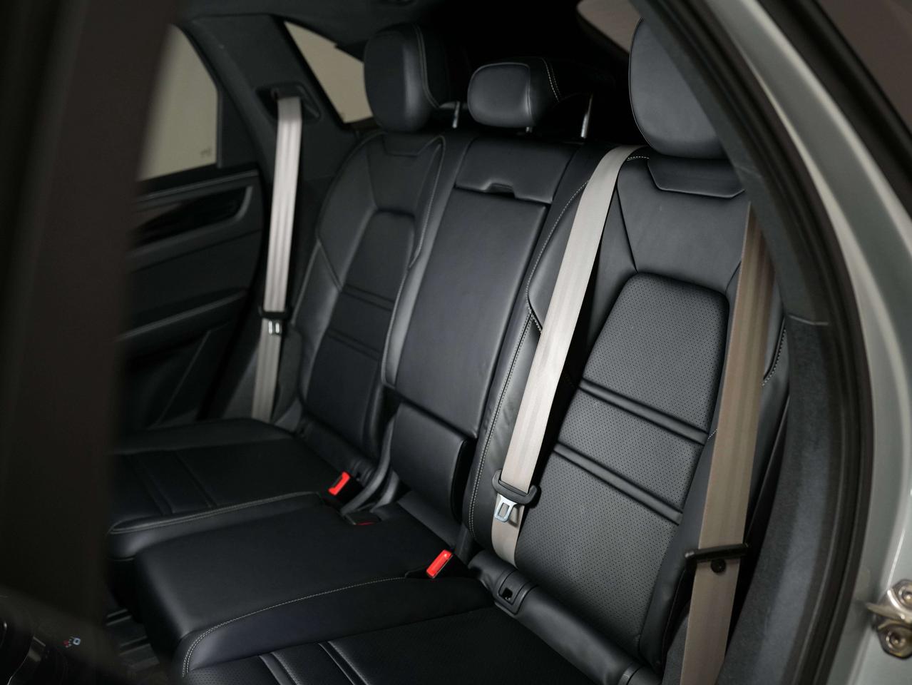 2023 Porsche Cayenne PREMIUM PKG | PANO | 21 IN Photo