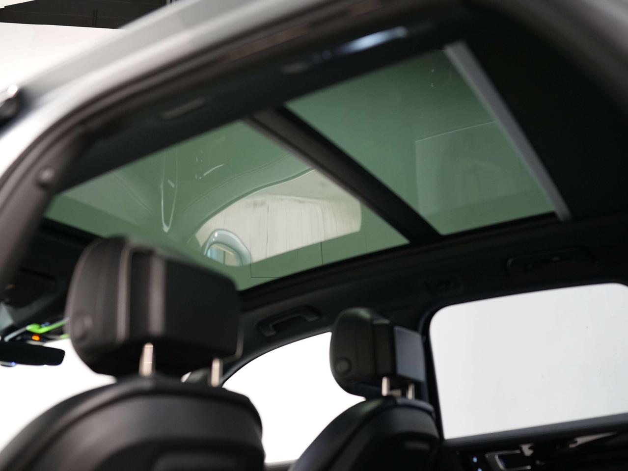 2023 Porsche Cayenne PREMIUM PKG | PANO | 21 IN Photo