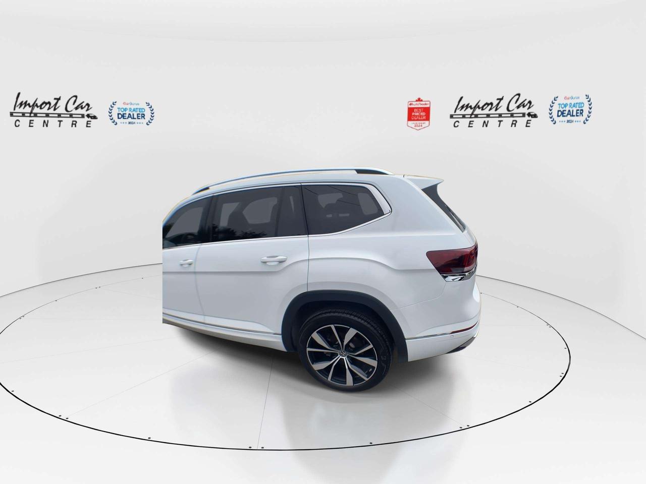 2025 Volkswagen Atlas 2.0 TSI Execline LIKE NEW!!  EXECLINE, LEATHER, HUDS, PANO. ROOF, 360 CAMERA, HARMAN KARDON, HTD. & VENTED SEATS, PAR Photo