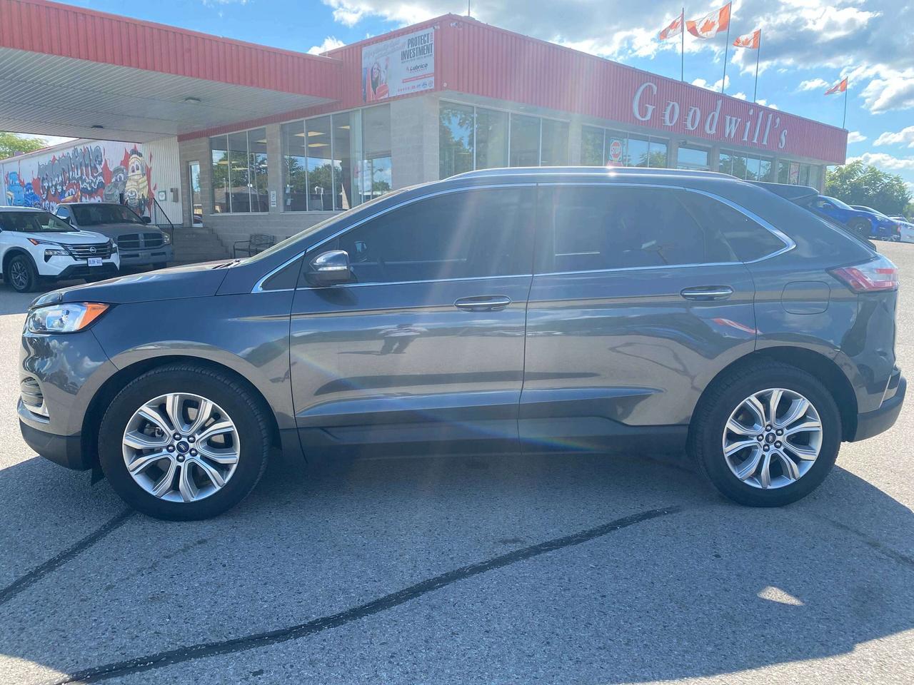 2019 Ford Edge TITANIUM, CLEAN CARFAX, AWD, LEATHER, REMOTE START Photo