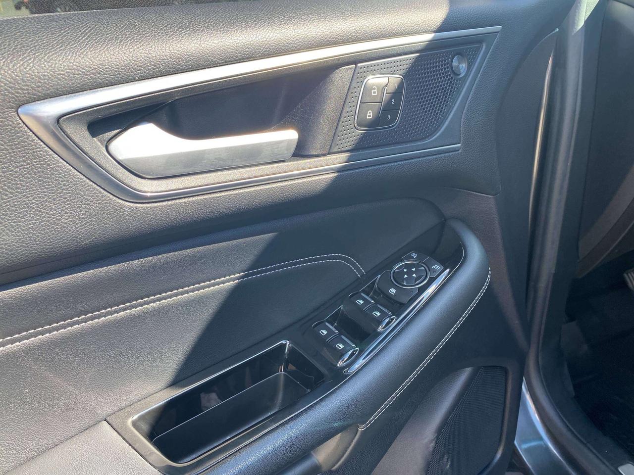 2019 Ford Edge TITANIUM, CLEAN CARFAX, AWD, LEATHER, REMOTE START Photo