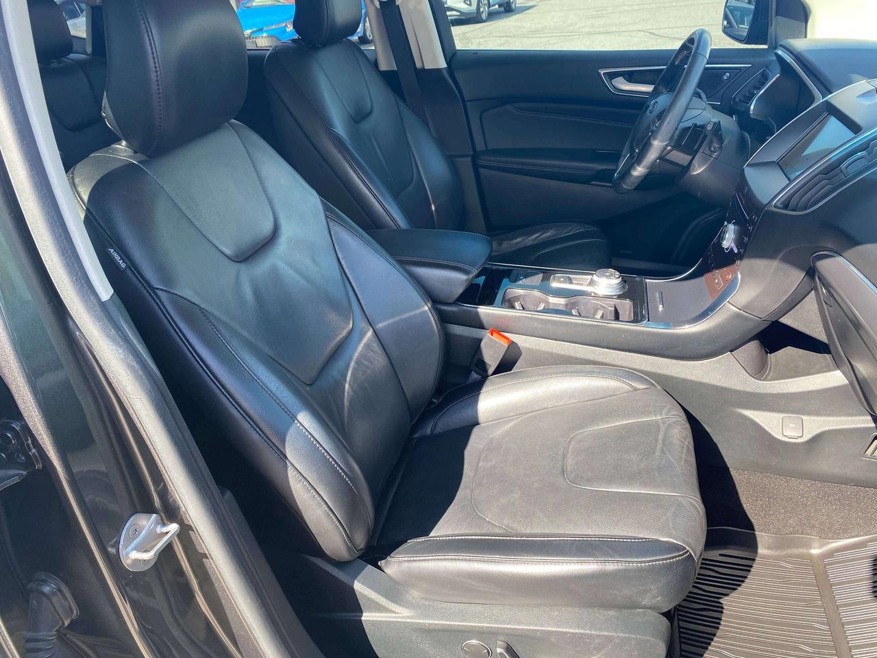 2019 Ford Edge TITANIUM, CLEAN CARFAX, AWD, LEATHER, REMOTE START Photo