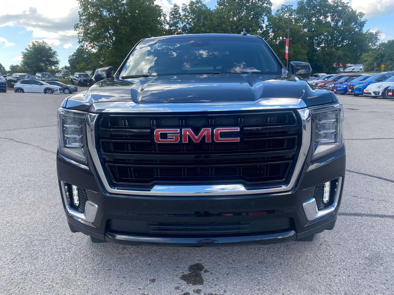 2024 GMC Yukon SLE, CLEAN CARFAX, 8 PASS, REMOTE START! Photo