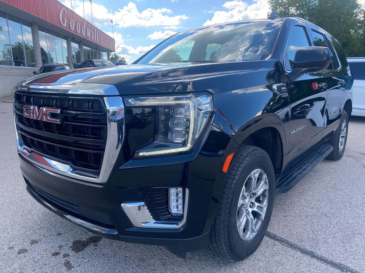 2024 GMC Yukon SLE, CLEAN CARFAX, 8 PASS, REMOTE START! Photo