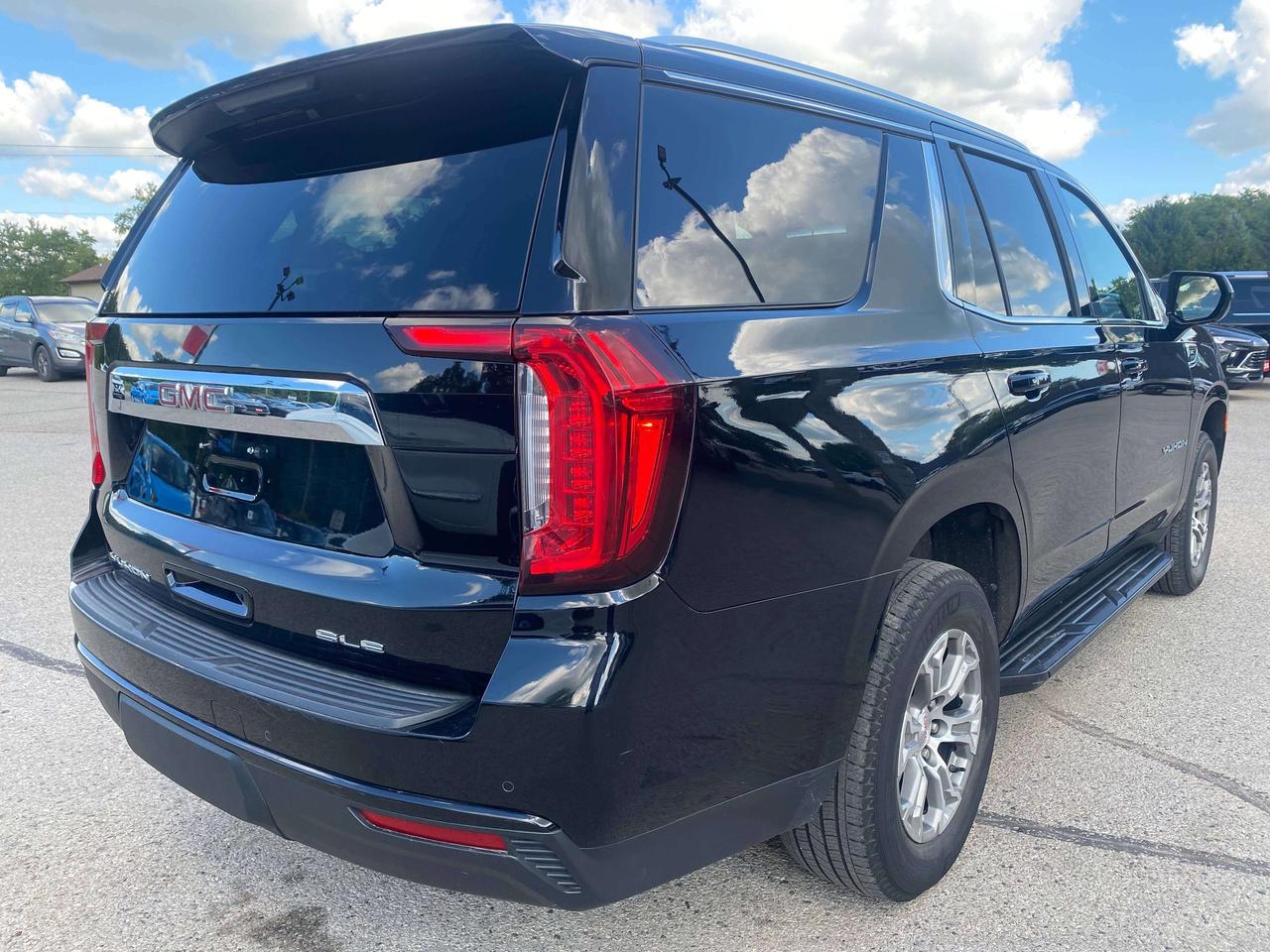 2024 GMC Yukon SLE, CLEAN CARFAX, 8 PASS, REMOTE START! - Photo #8