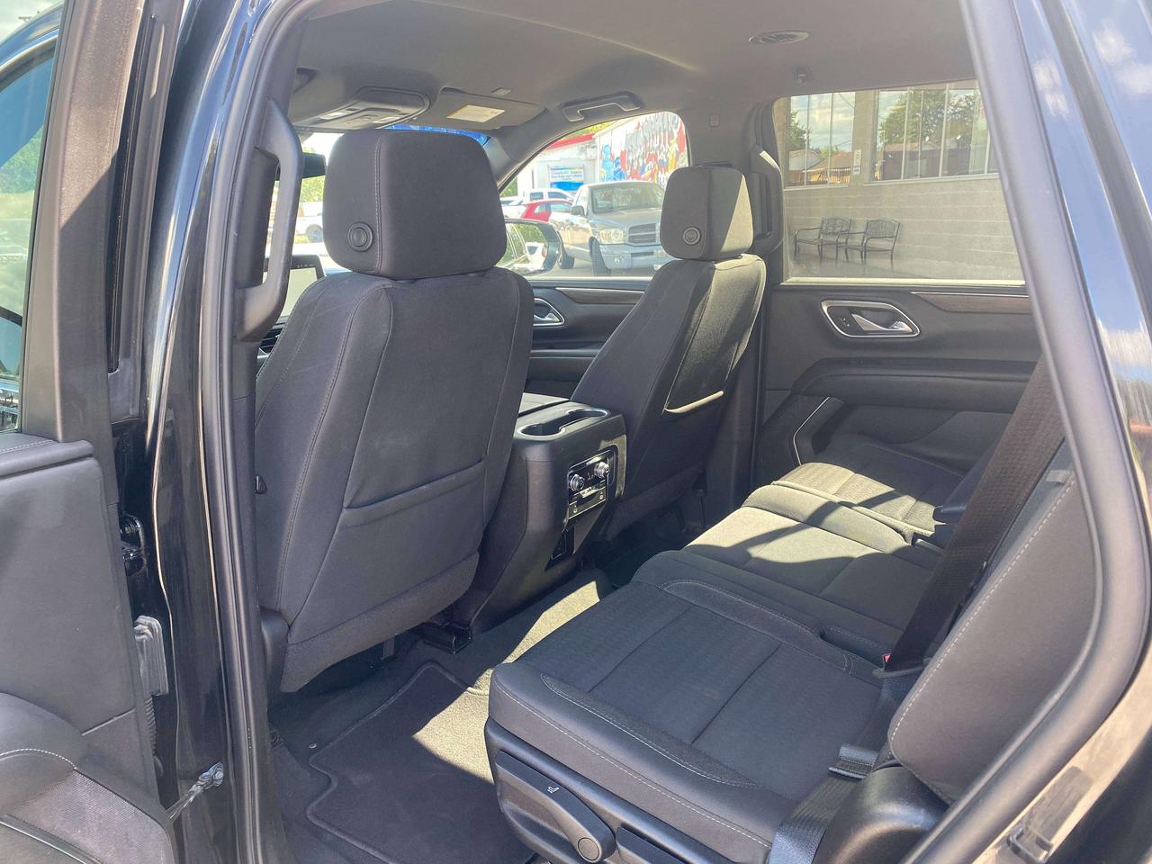 2024 GMC Yukon SLE, CLEAN CARFAX, 8 PASS, REMOTE START! Photo