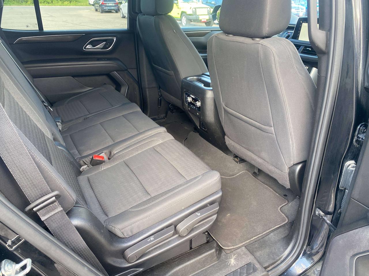 2024 GMC Yukon SLE, CLEAN CARFAX, 8 PASS, REMOTE START! Photo