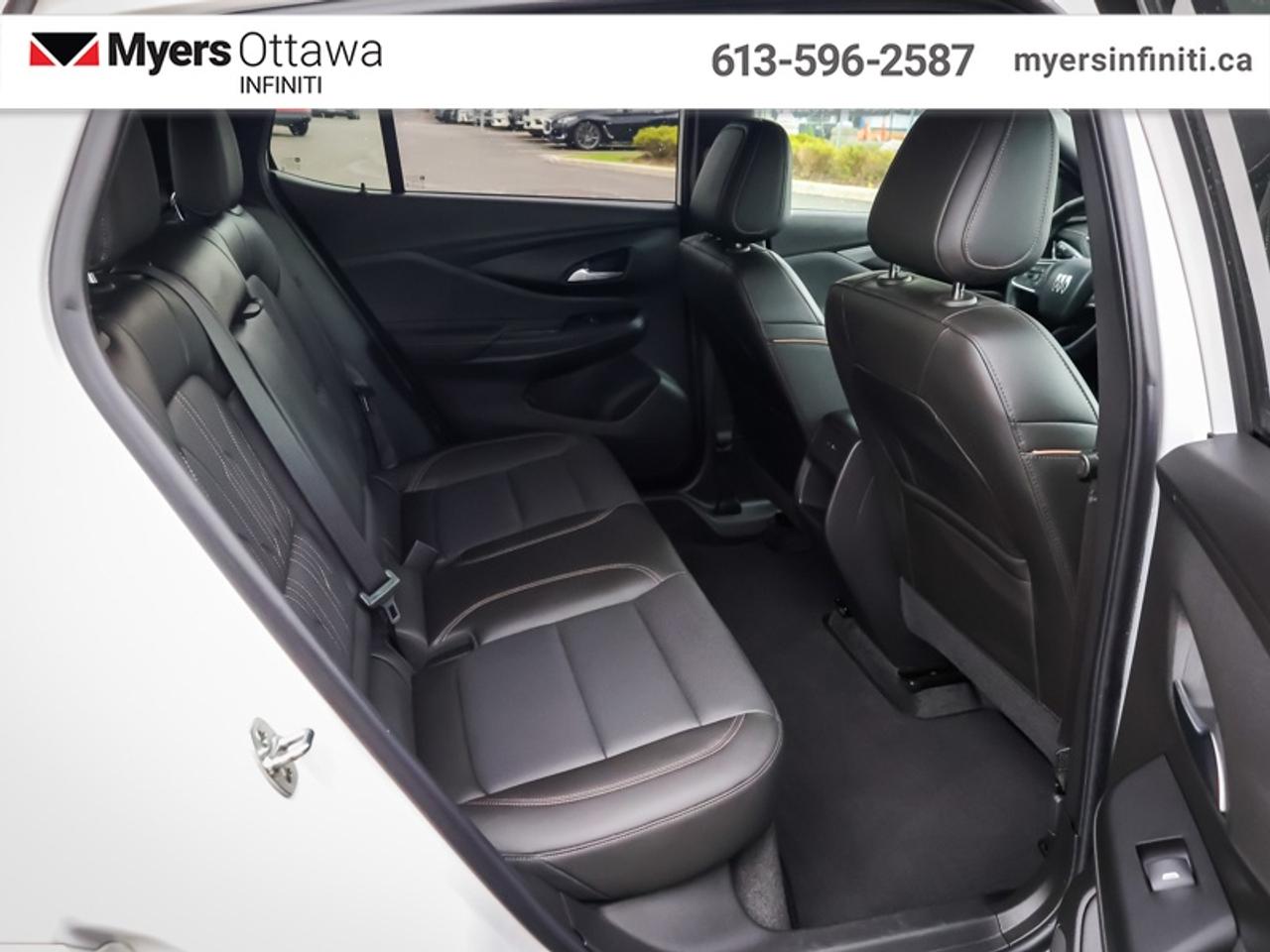 2024 Buick Envista Avenir   Moonroof, Heated Leather Seats, Low KMS Photo