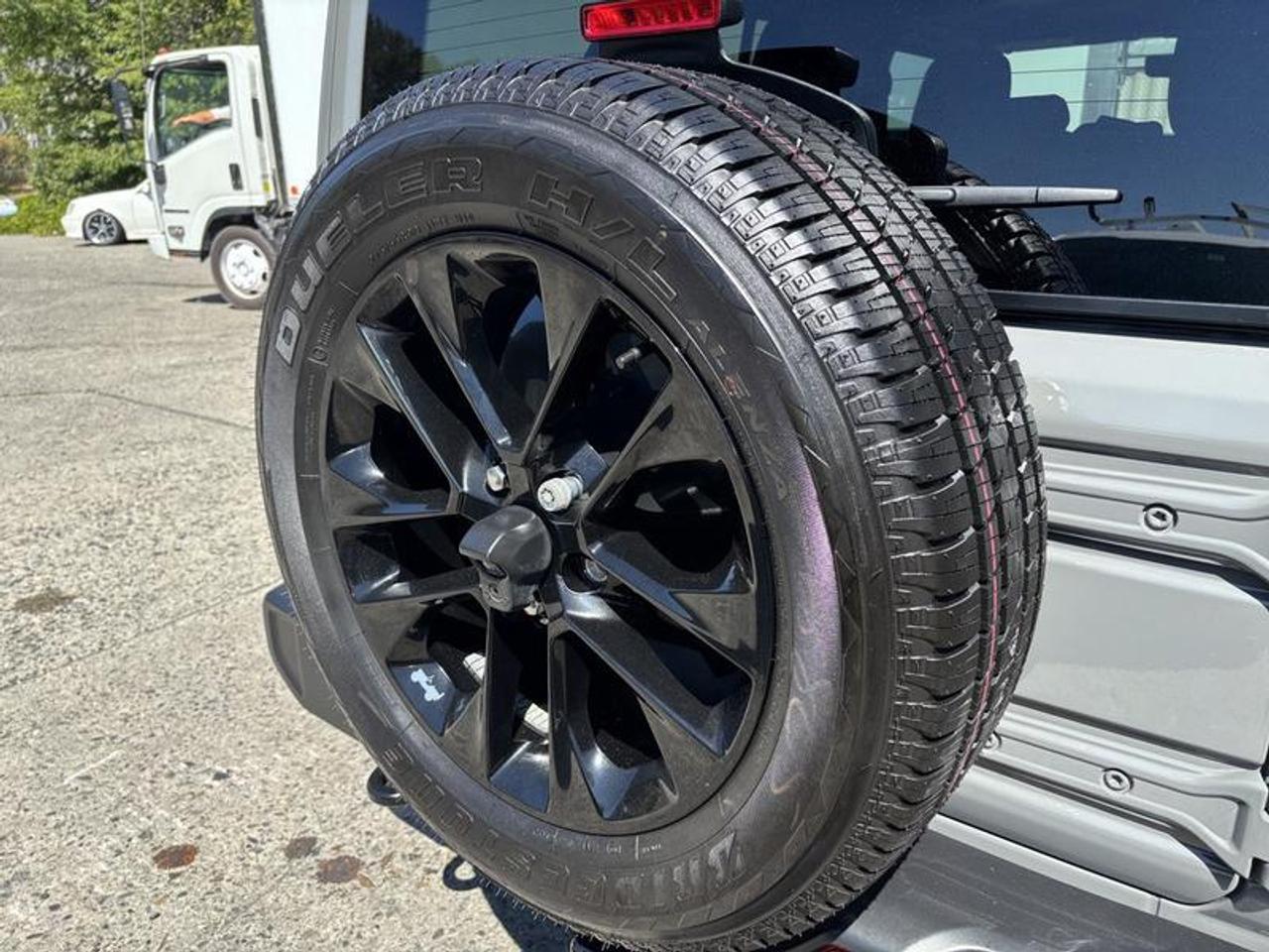 14614335.829009686