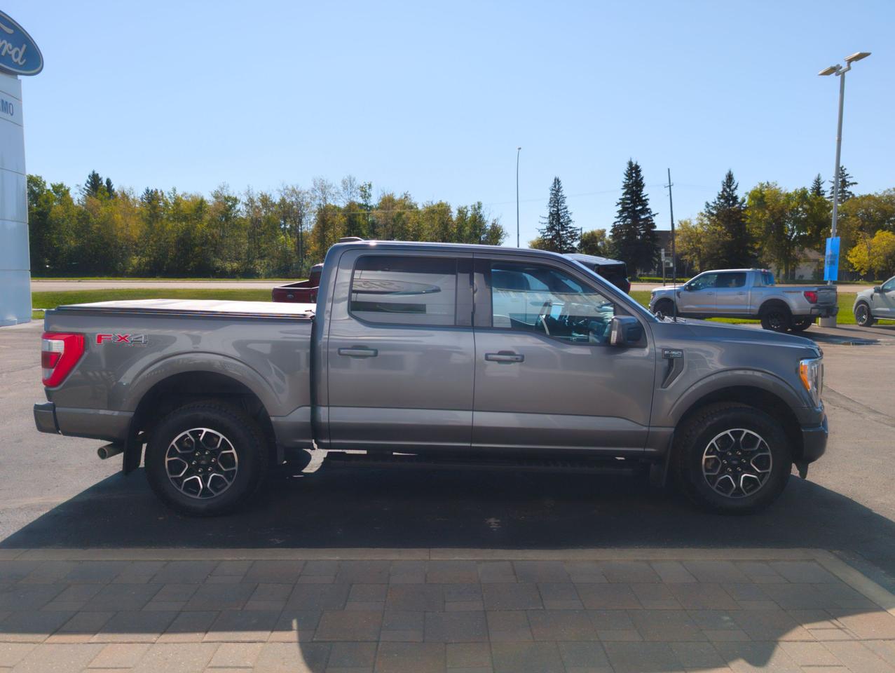 2023 Ford F-150 Lariat Photo4