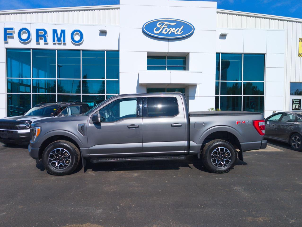 2023 Ford F-150 Lariat Photo0