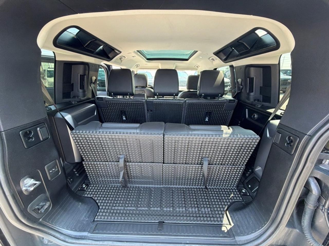 2020 Land Rover Defender First Edition 110 Photo