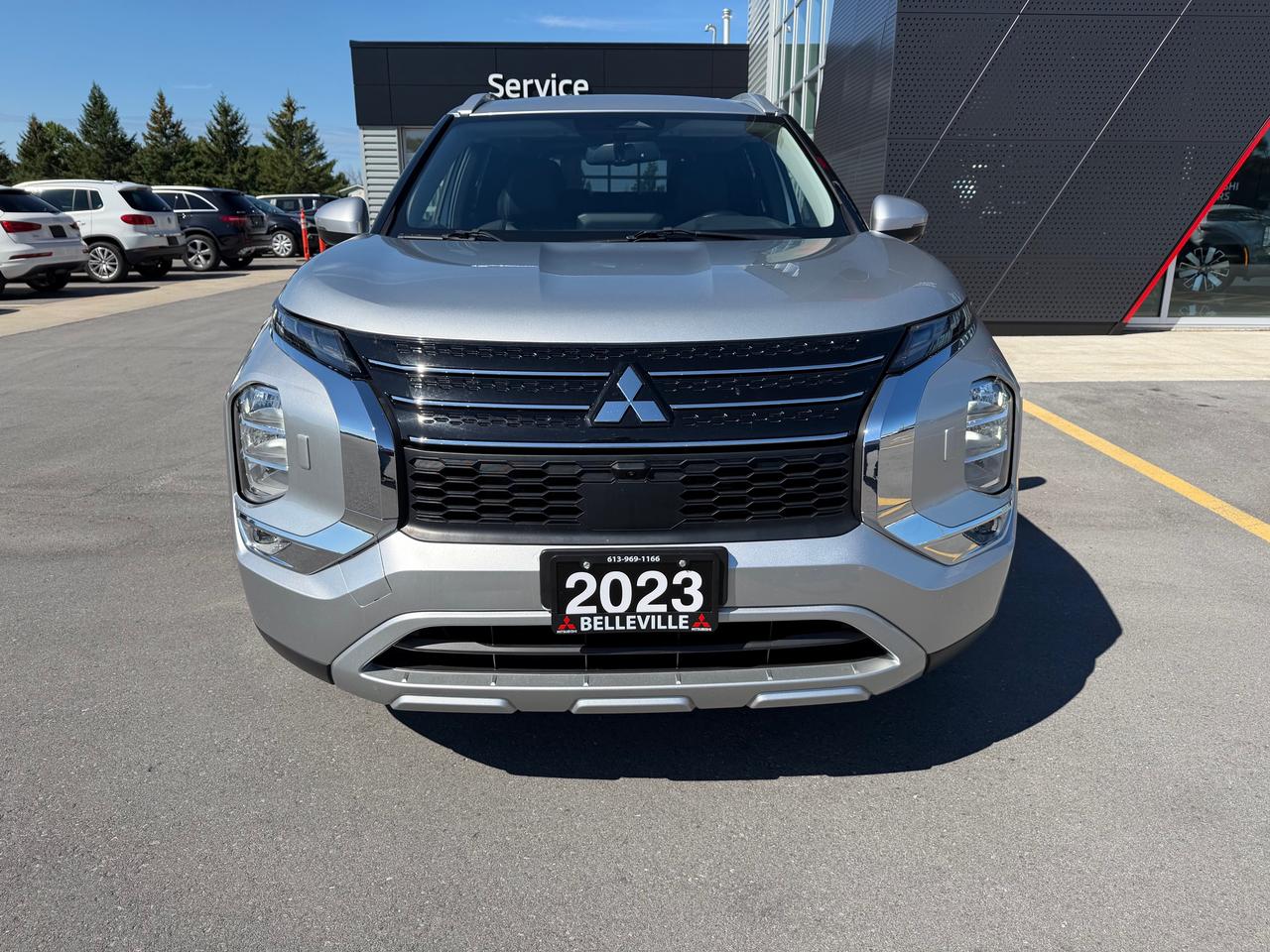 2023 Mitsubishi Outlander Plug-In Hybrid SEL Photo