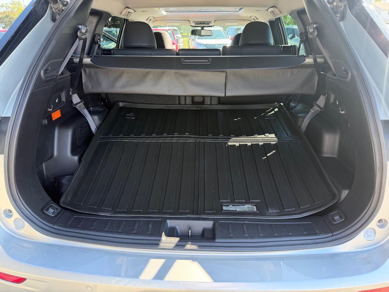 2023 Mitsubishi Outlander Plug-In Hybrid SEL Photo