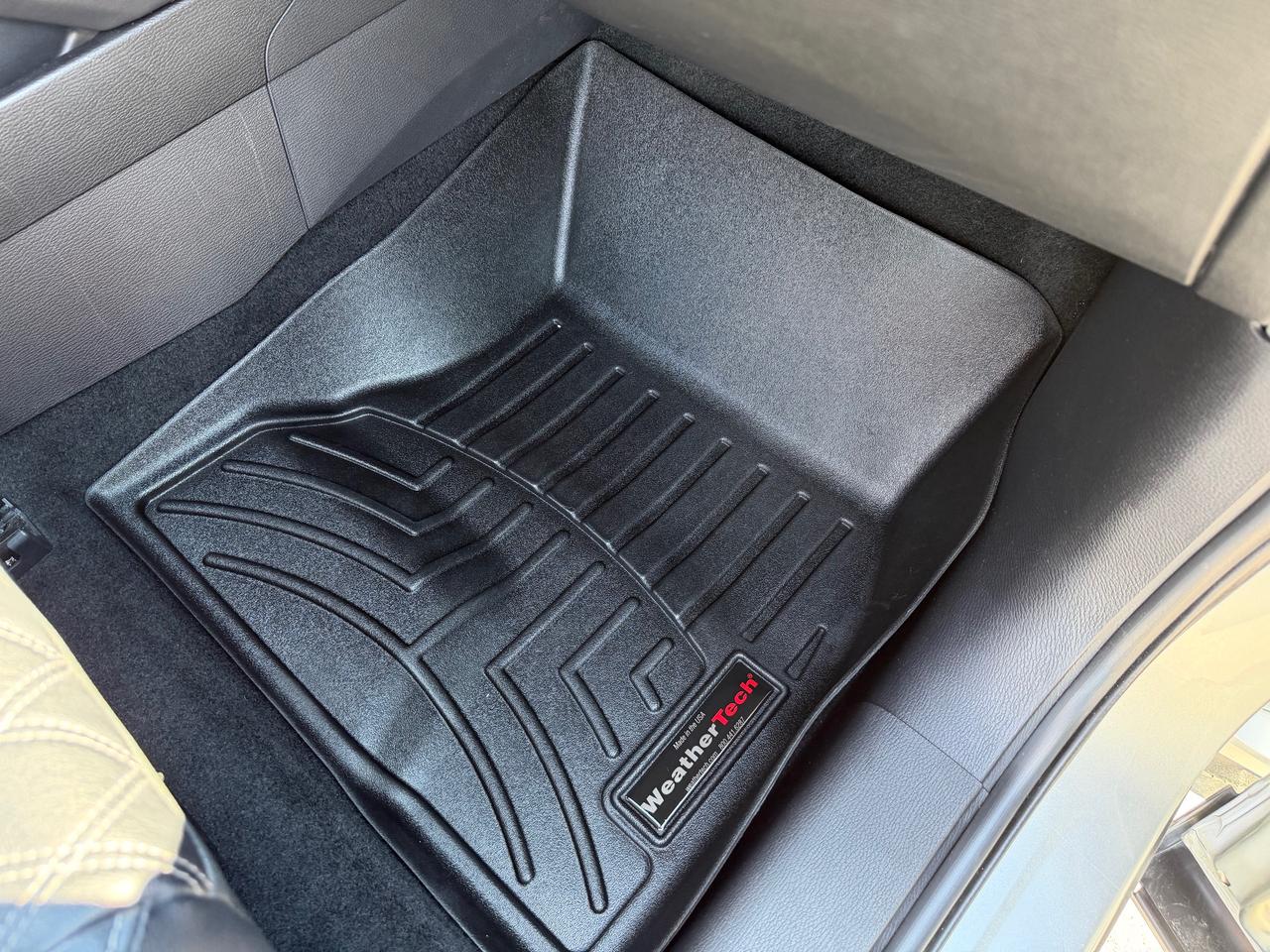2023 Mitsubishi Outlander Plug-In Hybrid SEL Photo