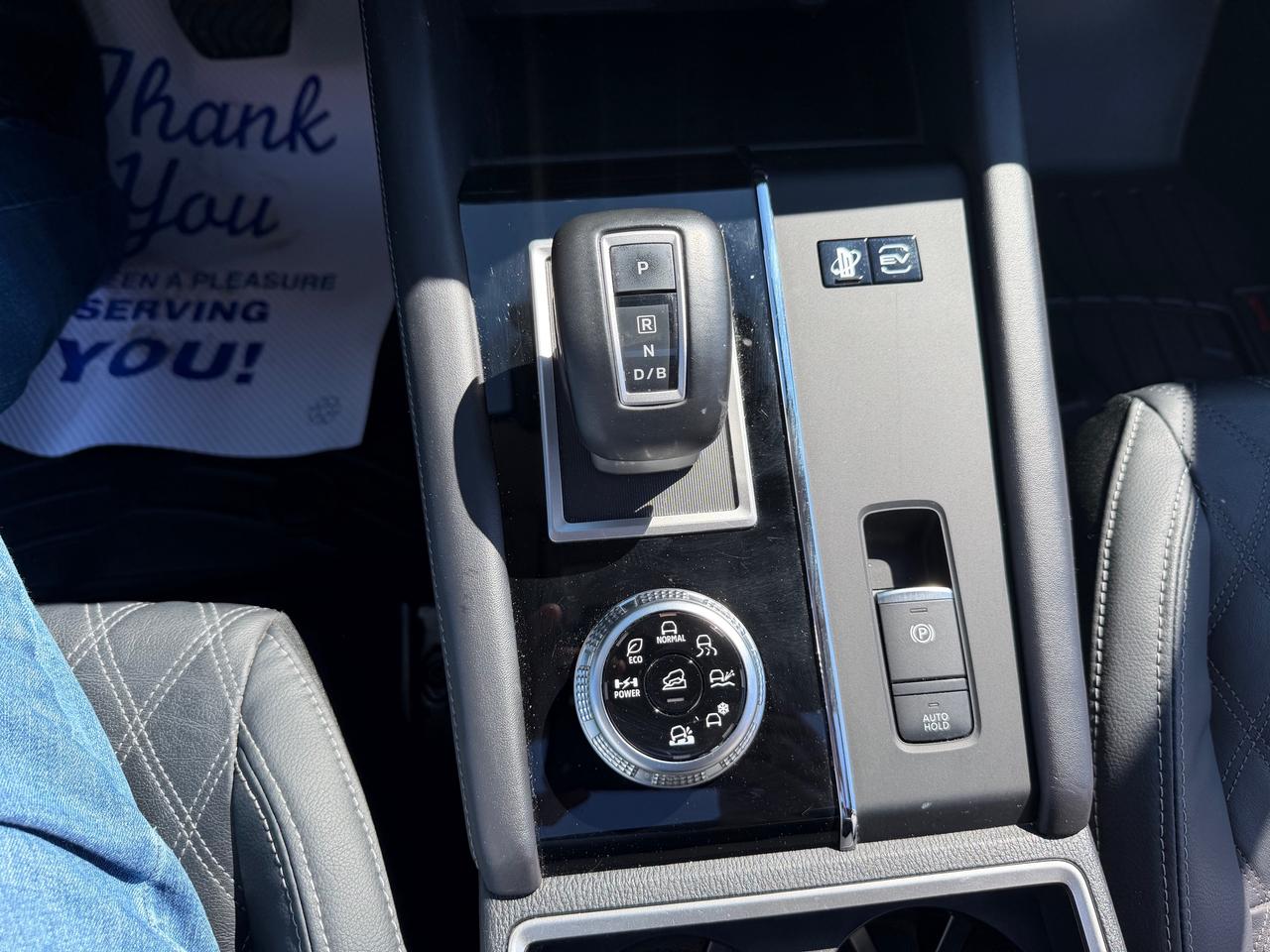 2023 Mitsubishi Outlander Plug-In Hybrid SEL Photo