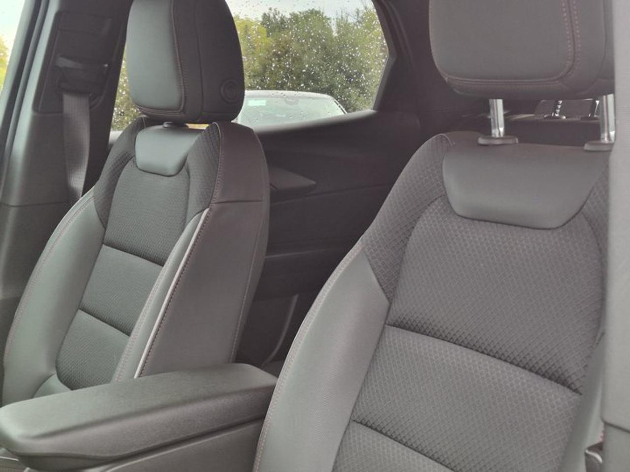 2023 Chevrolet TrailBlazer RS AWD | Convenience PKG | Rear Parking Aid | Heated Seats + Steering | Split Leather and Much More! Photo
